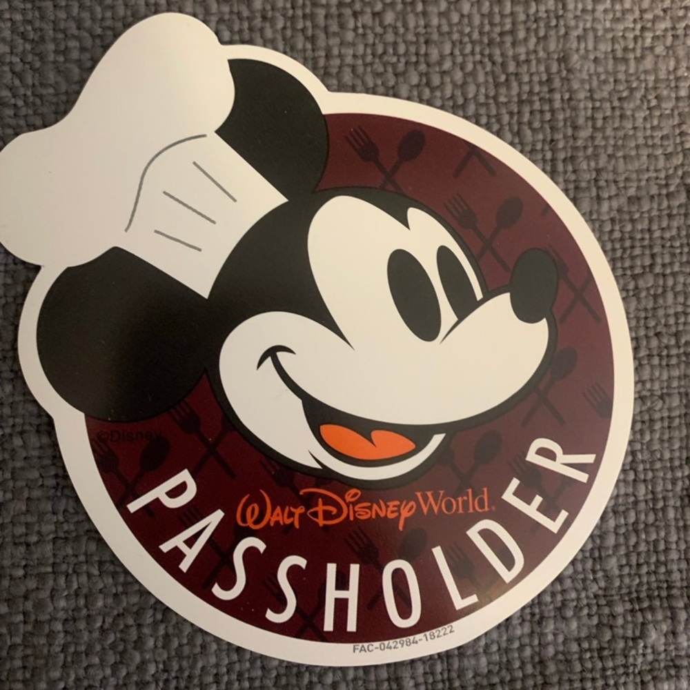 Walt Disney world annual pass holder fridge magnet chef Mickey Mouse EPCOT